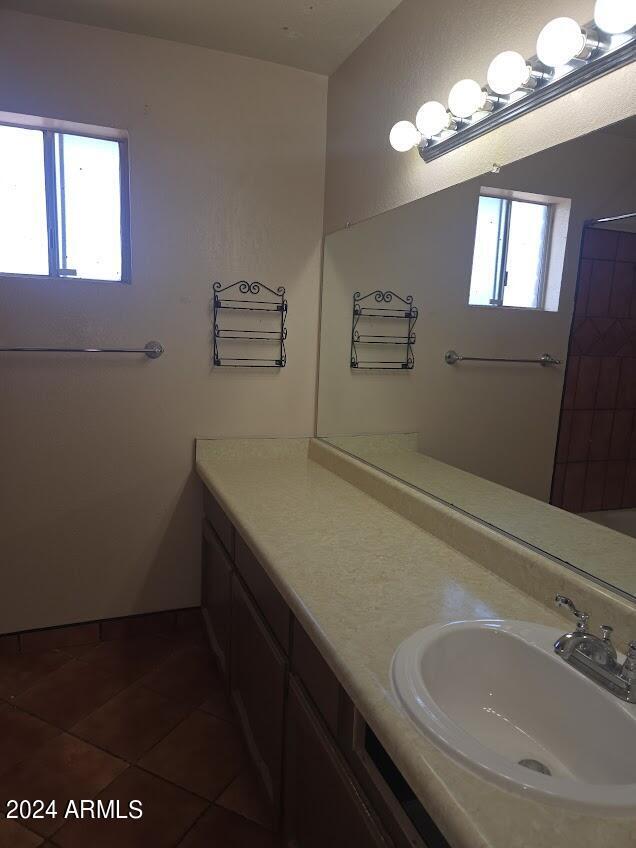 Building Photo - 949 Charles Dr