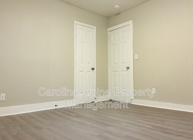 Building Photo - 2716 Mayfair Ave