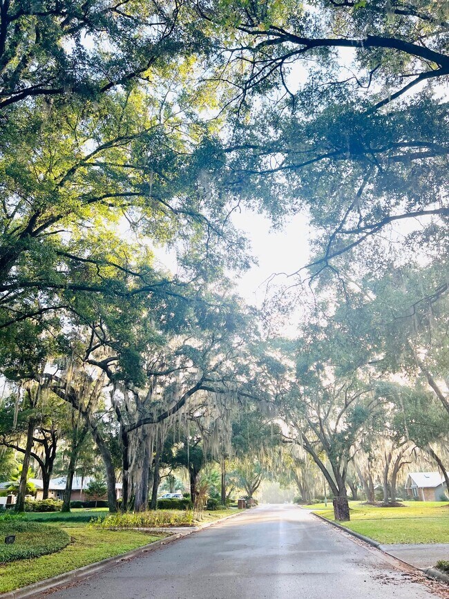 Building Photo - 2204 NW 29th Ave