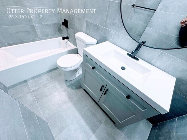 Building Photo - 926 S 15th St