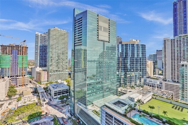 Building Photo - 170 SE 14th St