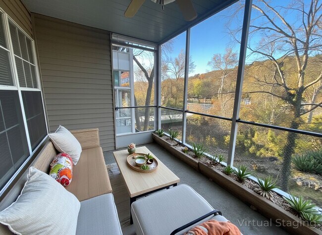 Primary Photo - Beautiful Two Bedroom 2 bath Apartment wit...