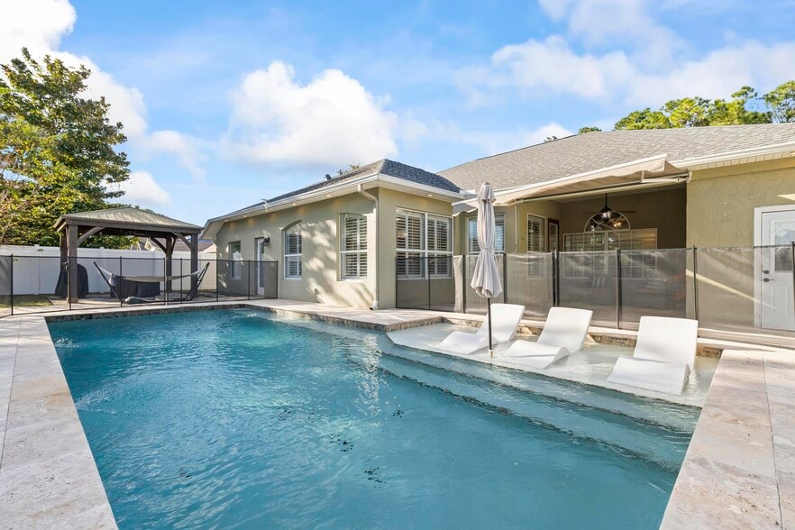 Building Photo - 7 Woodfield Dr