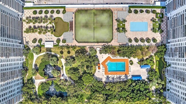 Building Photo - 2801 NE 183rd St