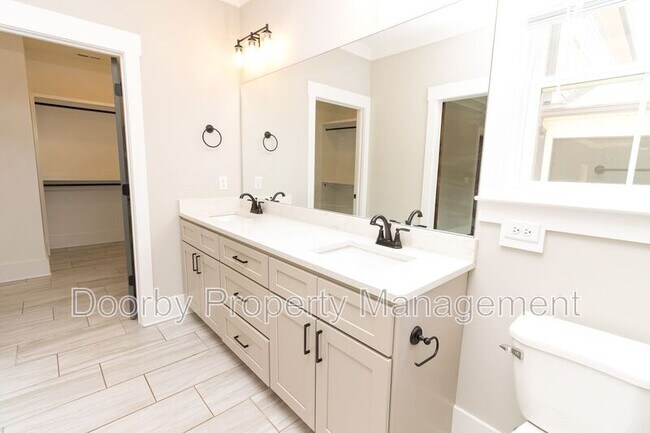 Building Photo - 2760 Ridge Park Dr