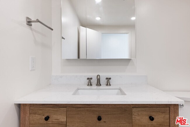 Building Photo - 8561 Belmont St