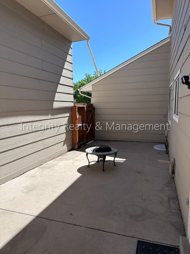 Building Photo - 3860 S Atchison Way