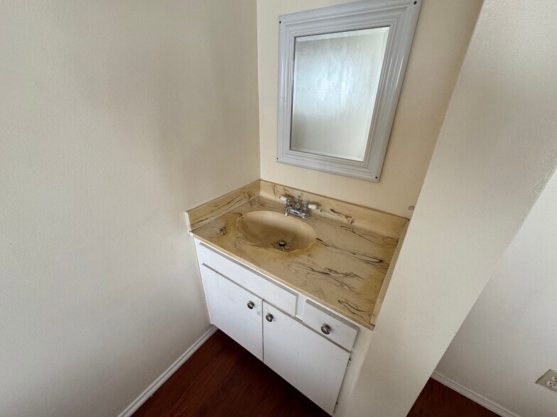 Building Photo - 1820 Speyer Ln