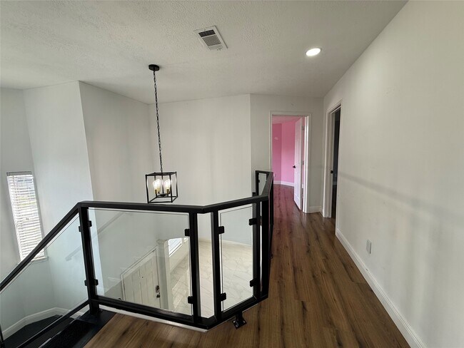 Building Photo - 17526 Coventry Oaks Dr