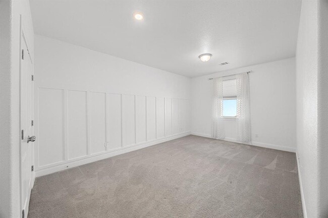 Building Photo - 5501 La Canada Wy