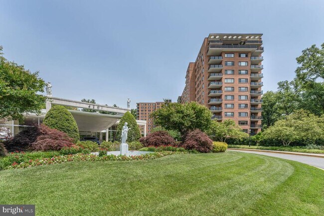 Building Photo - 4201 Cathedral Ave NW