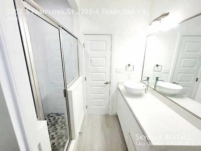 Building Photo - 2201 S Pamplona St