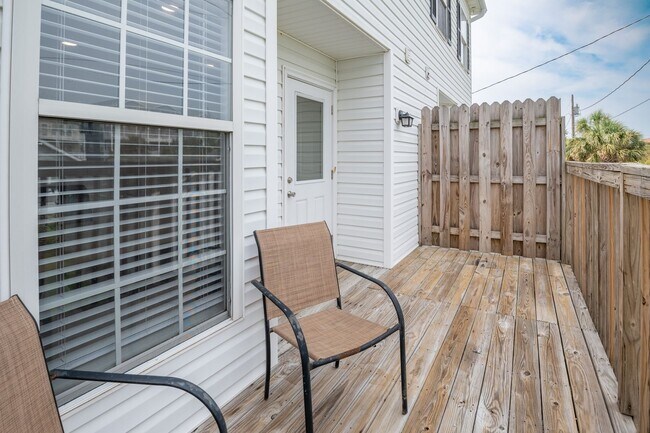 Building Photo - OFF-SEASON MONTHLY RENTAL AVAILABLE MARCH OF 2026