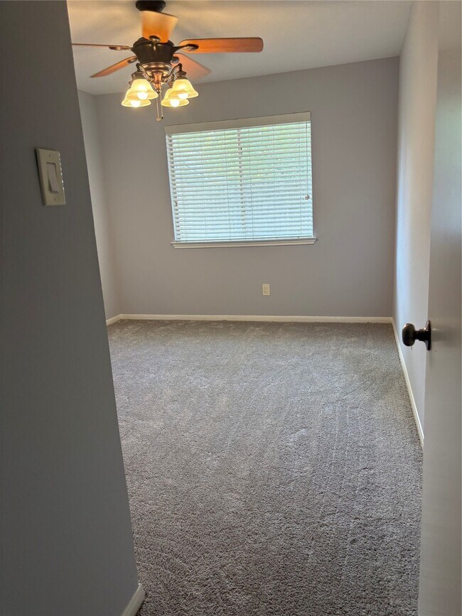 Building Photo - 19843 Packwood Dr