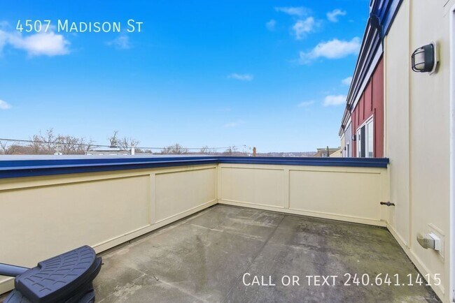 Building Photo - 4507 Madison St