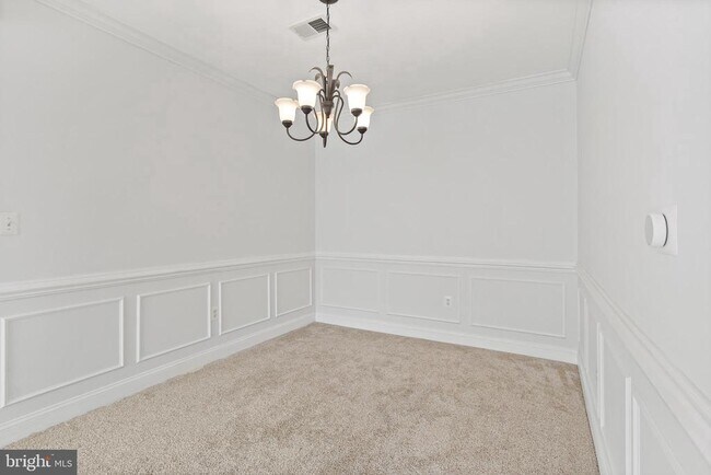 Building Photo - 1002 Elmcroft Blvd