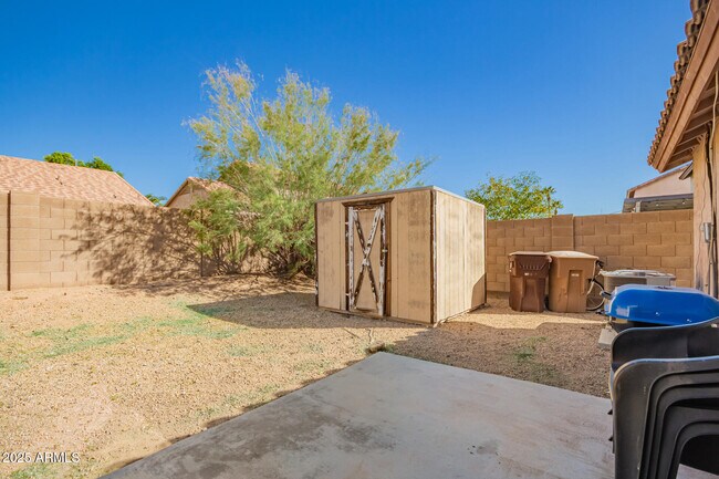 Building Photo - 8572 W Palo Verde Ave