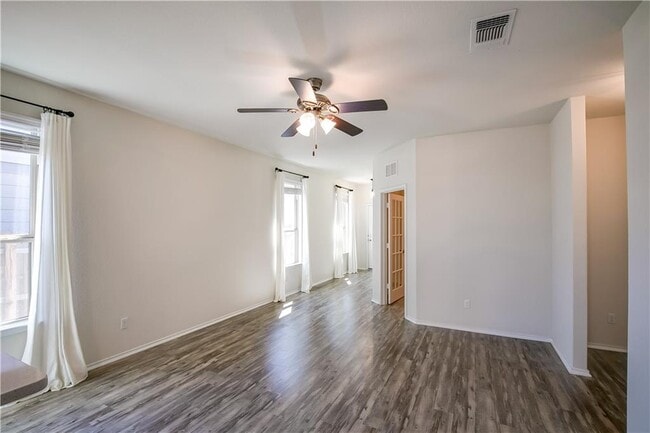 Building Photo - 260 La Dera Dr