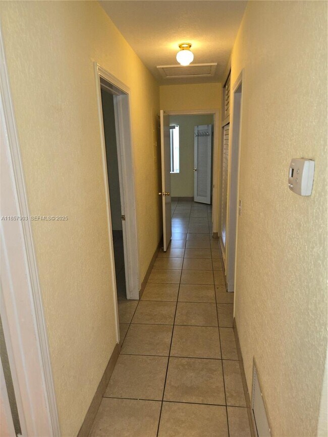 Building Photo - 2359 N Wallen Dr