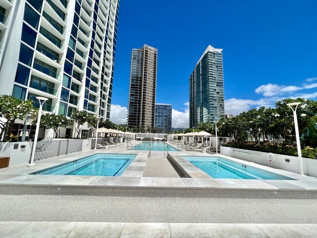 Building Photo - Well Maintained 1 Bed, 1 Bath, 1 parking i...