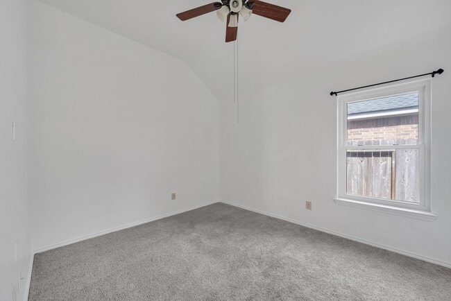 Building Photo - 28223 Fantail Dr