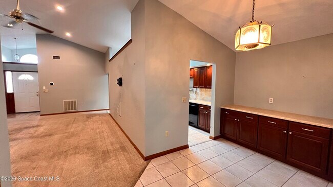 Building Photo - 1014 S Fork Cir