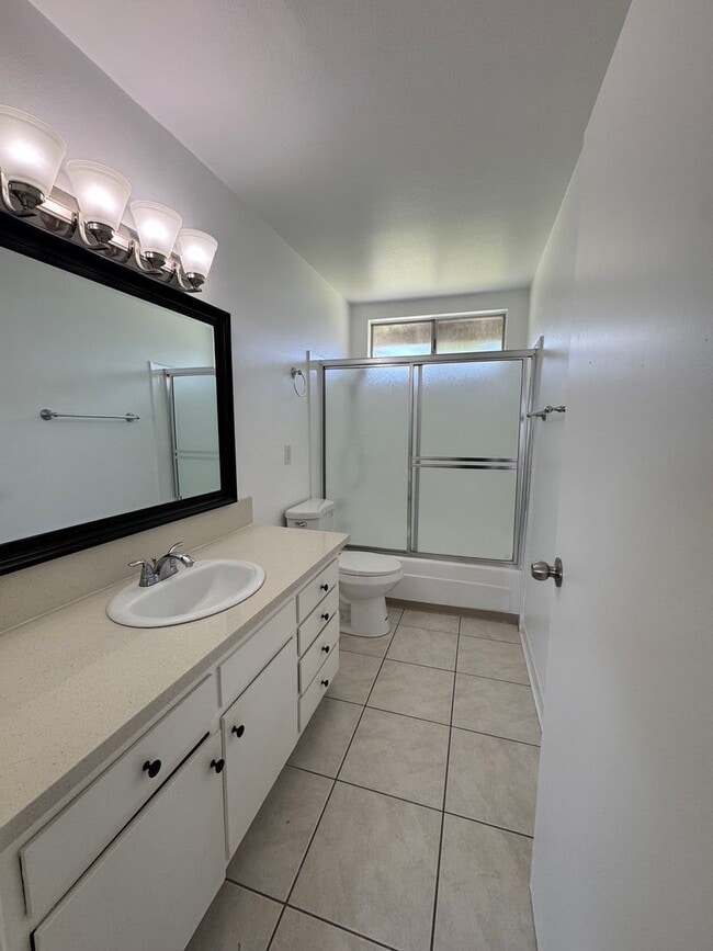 Building Photo - 6512 Cadiz Cir