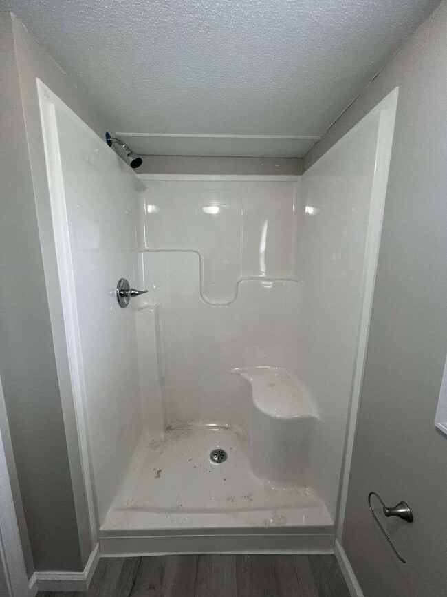 Building Photo - 1050 Ross Ln