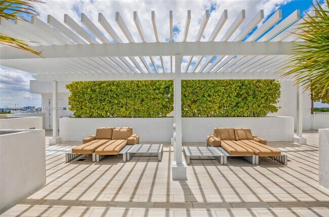 Building Photo - 4250 Biscayne Blvd
