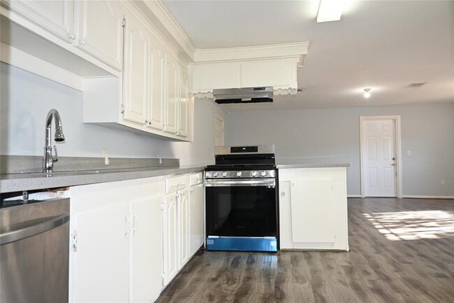 Building Photo - 3502 Mainer St