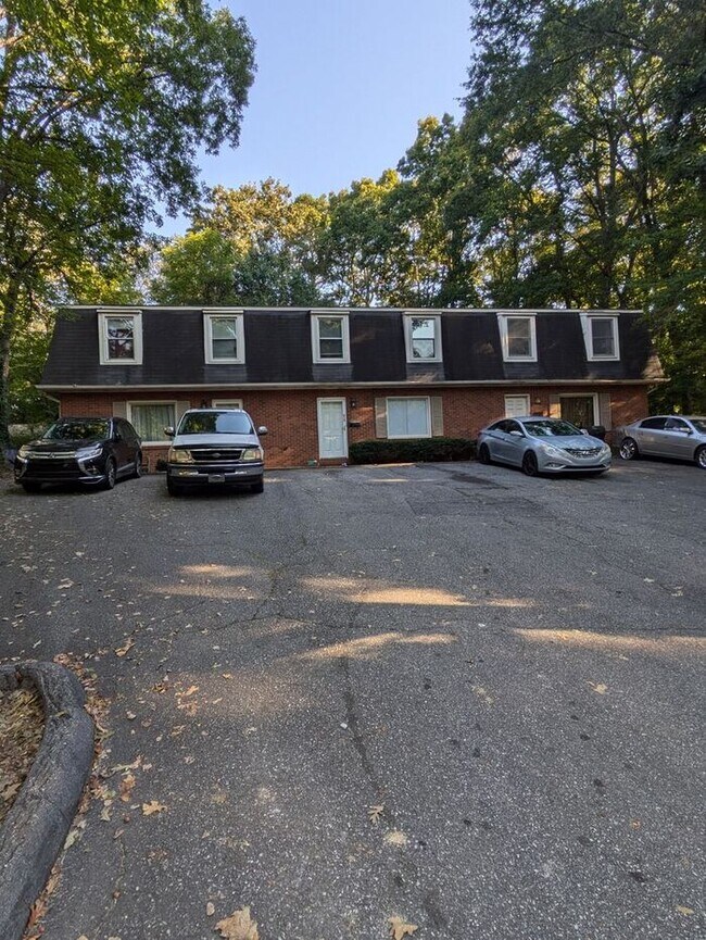 Primary Photo - 3BD/2BA Unit in Hickory
