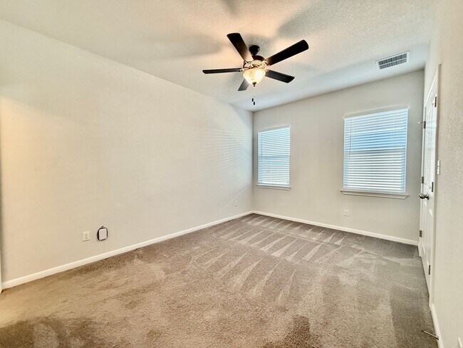 Building Photo - Impeccable 3 Bedroom in Trace