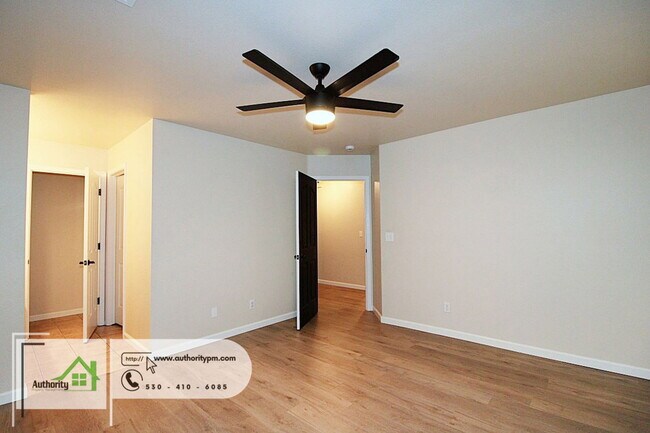 Building Photo - 3527 Savage Dr