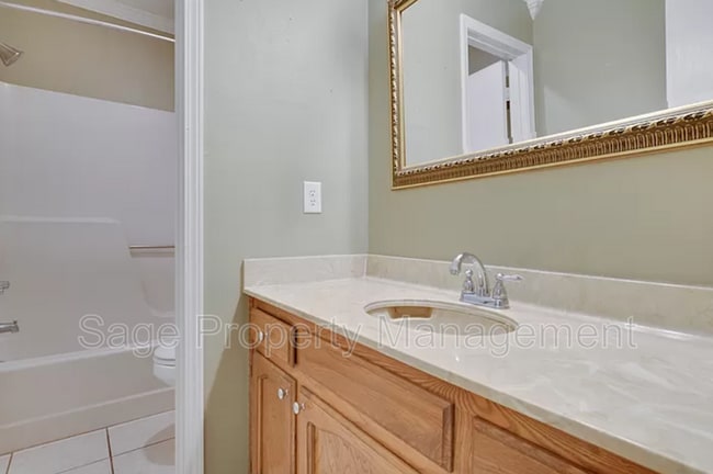 Building Photo - 5365 Sleepy Hollow Dr