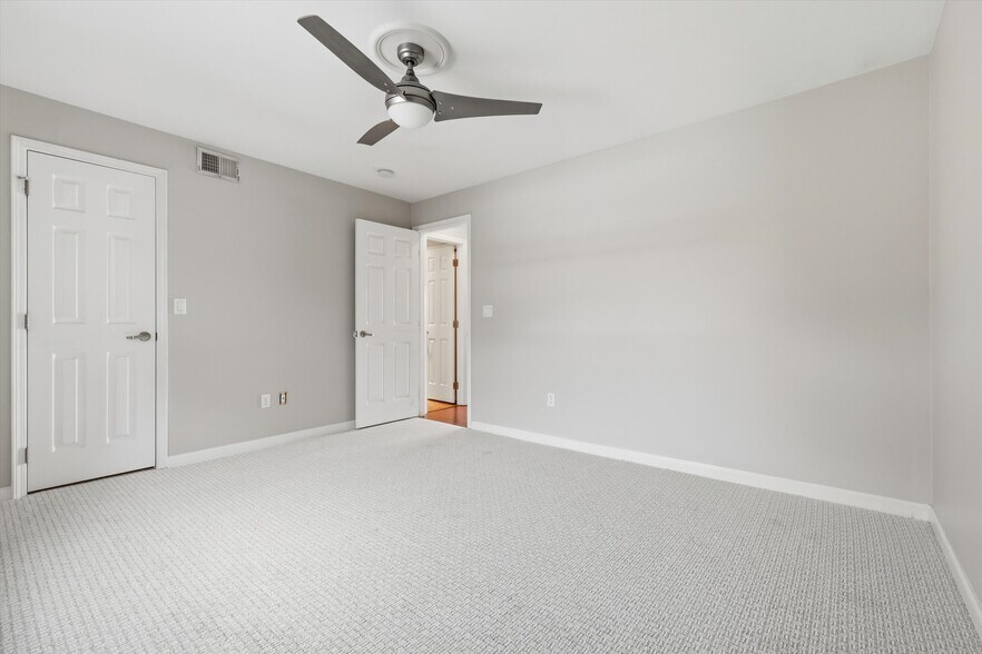 Building Photo - 5000 Baltimore Ave