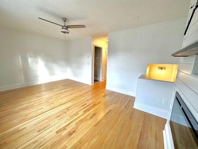 Building Photo - 55 Woodland Pl