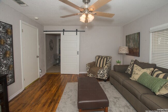 Building Photo - 611 Brunswick Blvd