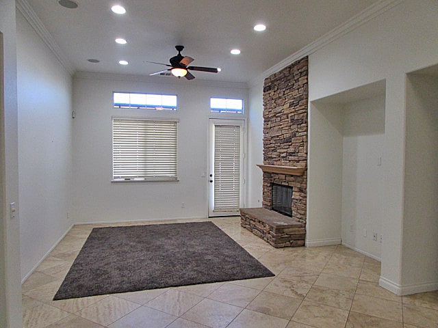 Building Photo - Warm and cozy 4 bedroom 2 bath home in bea...