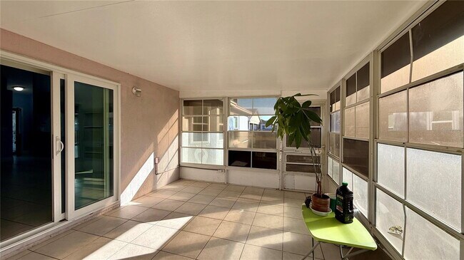 Building Photo - 2482 Quail Run Blvd N