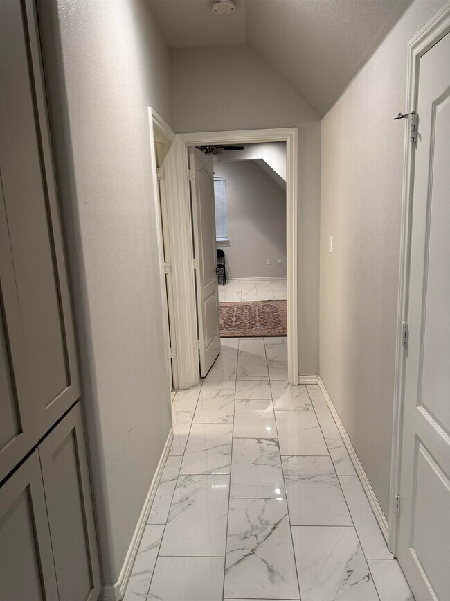 Building Photo - 739 Summit Springs Dr