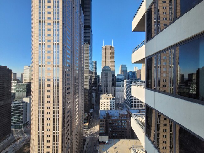 Building Photo - 235 W Van Buren St