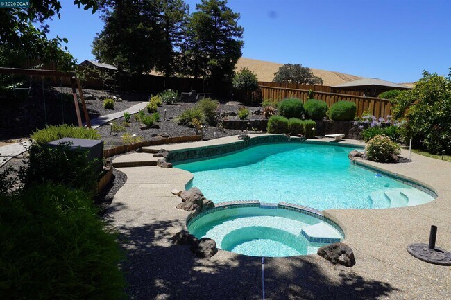 Building Photo - 1105 Fair Weather Cir