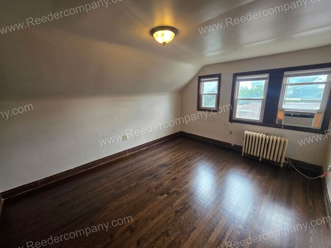 Building Photo - 625 Roosevelt Dr