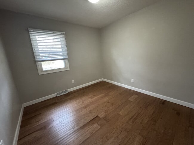 Building Photo - “Spread Out!” — 3 Bed Home with Sun Room + Multiple Living Spaces