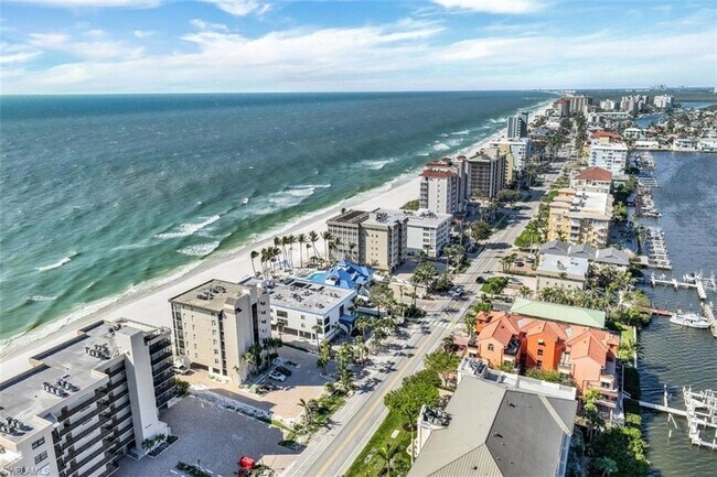 Building Photo - 9415 Gulf Shore Dr