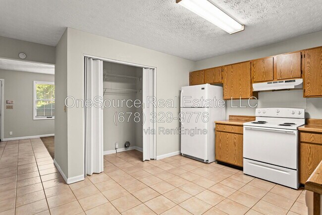 Building Photo - 502 Oakwood Ct