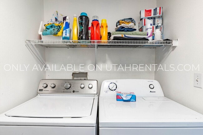 Building Photo - 898 E 700 N