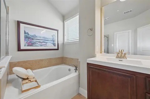 Building Photo - 8623 Naomi St