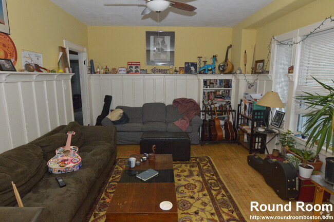 Building Photo - 68 Etna St