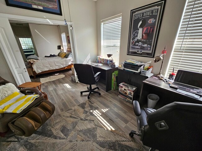 Building Photo - 2720 SE Kern Rd